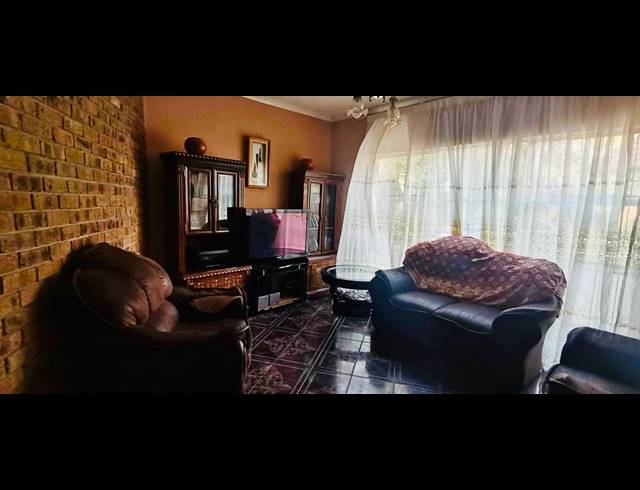4 BEDROOM HOUSE FOR SALE IN FERRYVALE